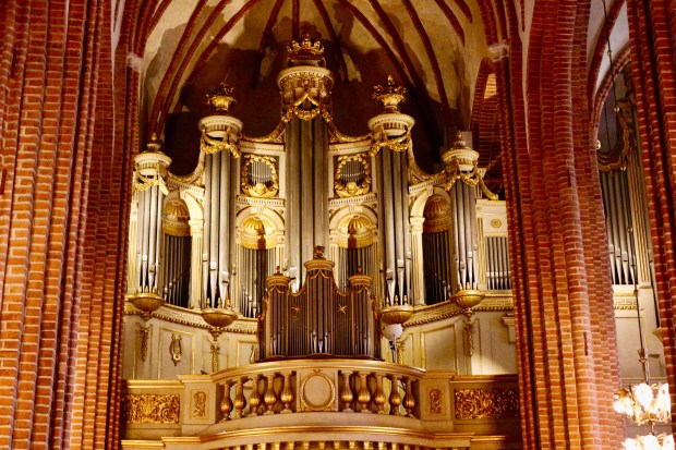 E68B5ABE-E5F4-47A1-A40B-DEFFF5FDE409