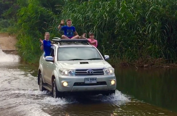 CB5540BA-30AA-474F-9033-0F27015DDC1A